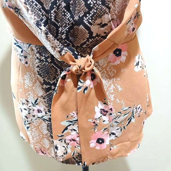 Sleeveless Top - Picture 3 of 12